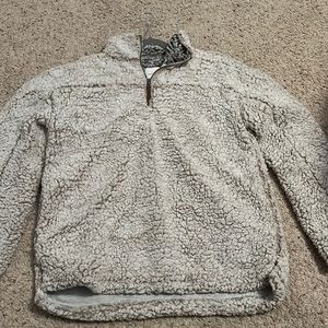 Women’s medium Comfy pullover